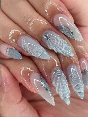 Sea shell almond press on Nails